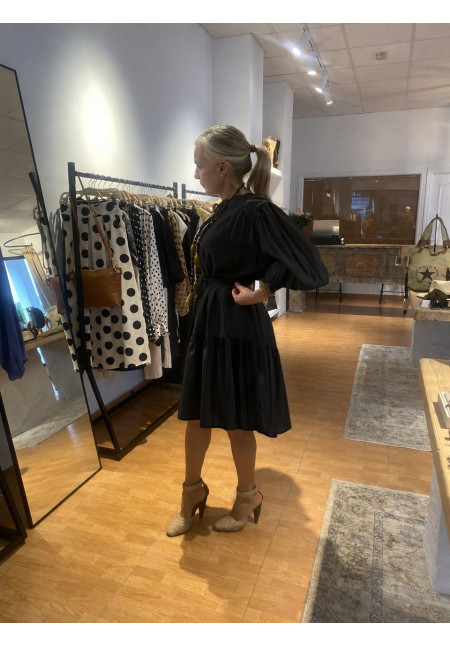 Vestido corto organza negro