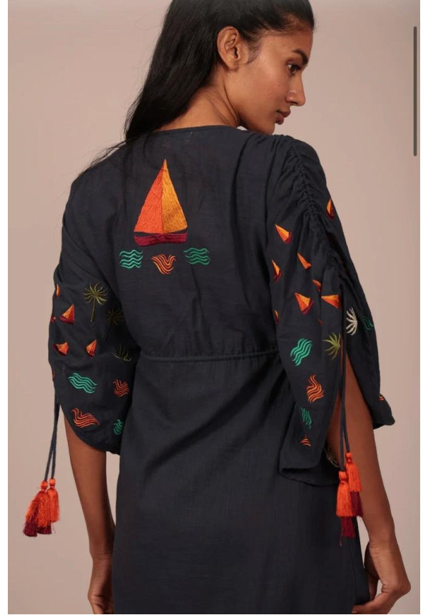 Vestido azul bordado Luna Llena